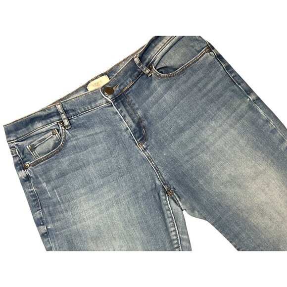 LOFT Double Frayed Hem Mid-Rise Modern Skinny Jeans in Medium Wash - Picture 4 of 7